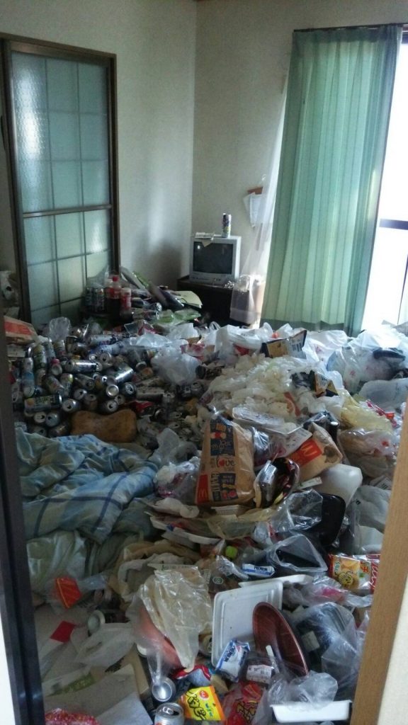 神戸のゴミ屋敷の写真