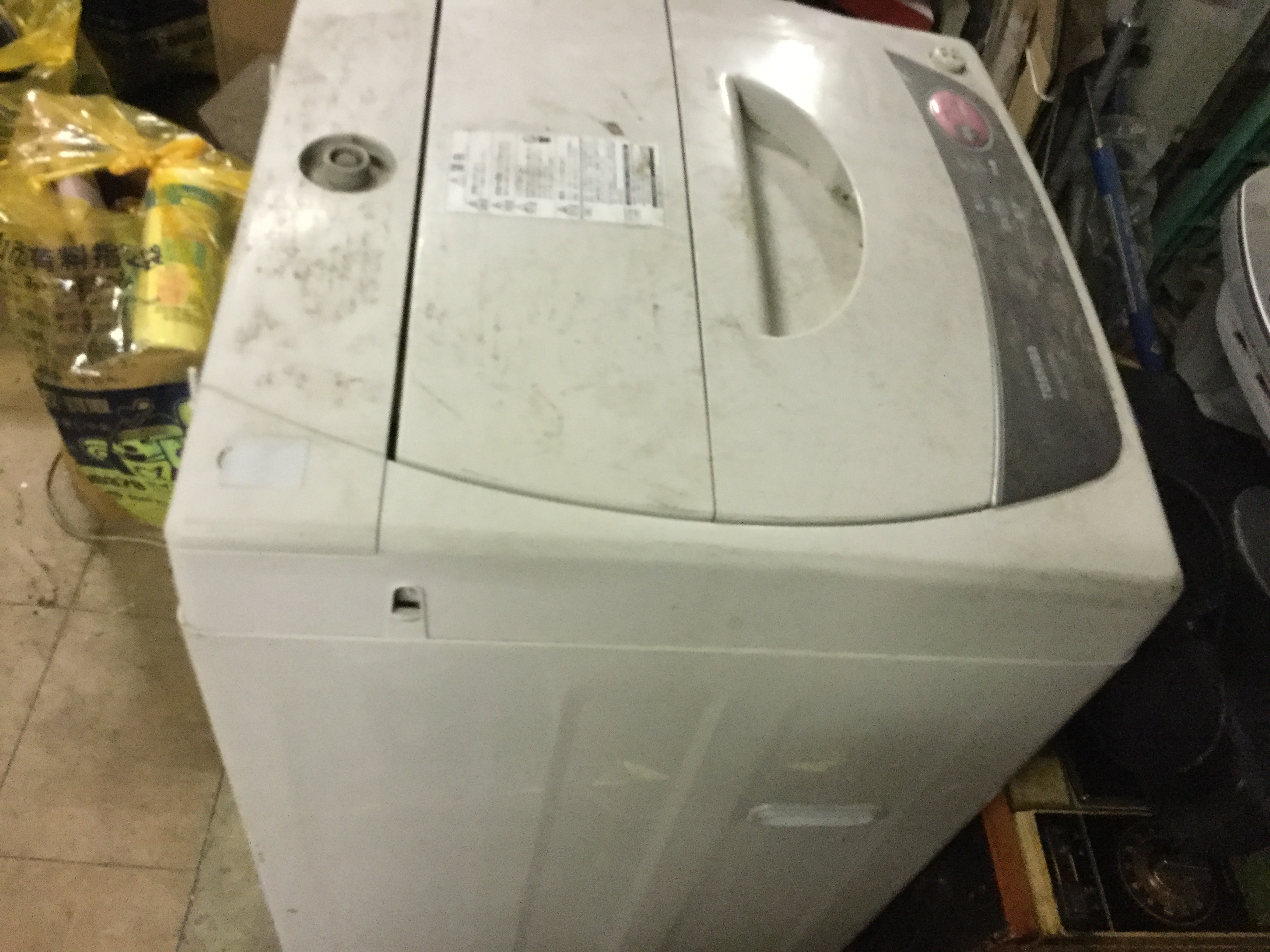赤穂市加里屋付近で回収した洗濯機です。