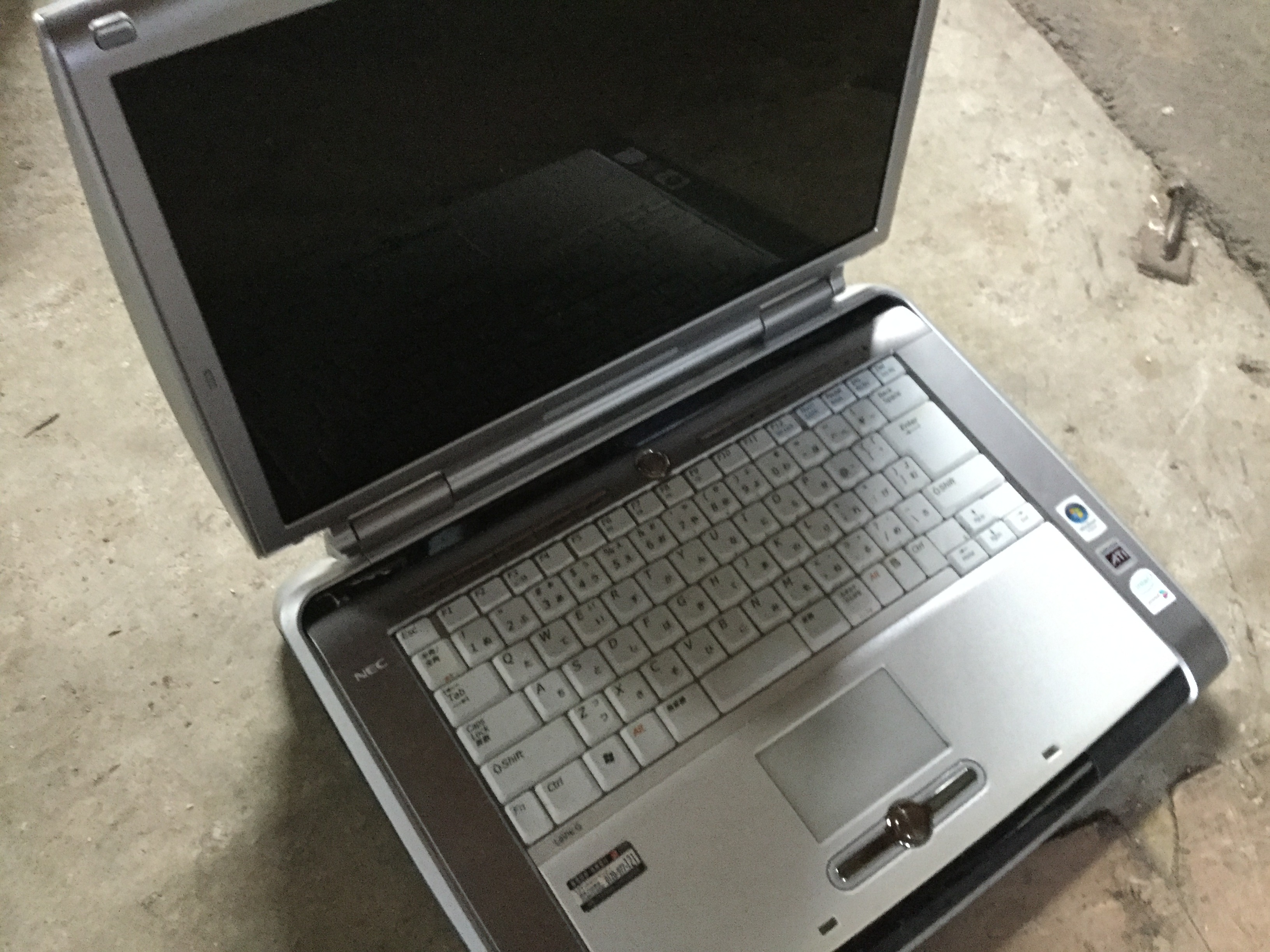 兵庫県姫路市大津で不用品回収したノートパソコン