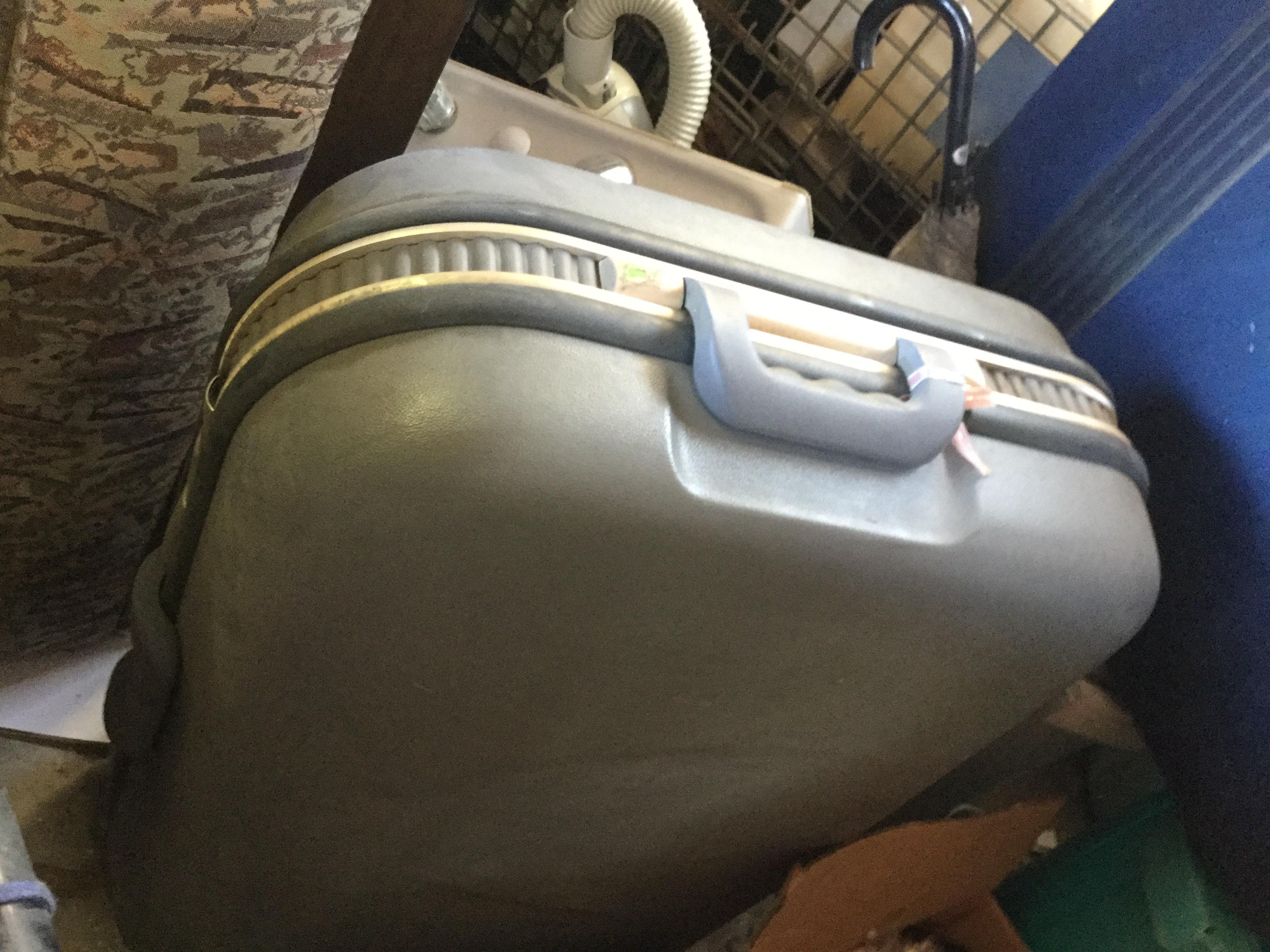 姫路市飾磨区で回収したスーツケース