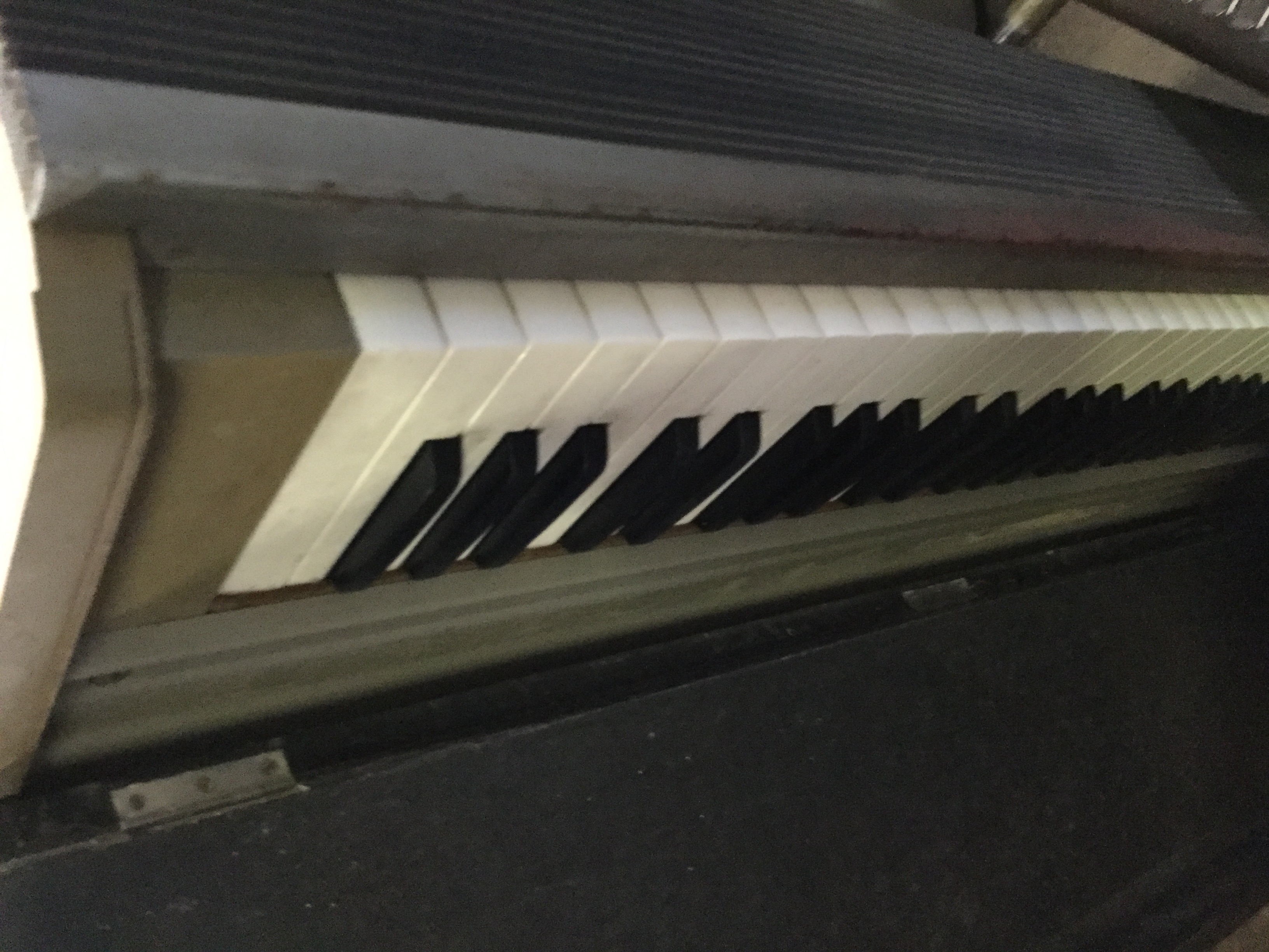 相生市菅原町付近で回収したピアノです。