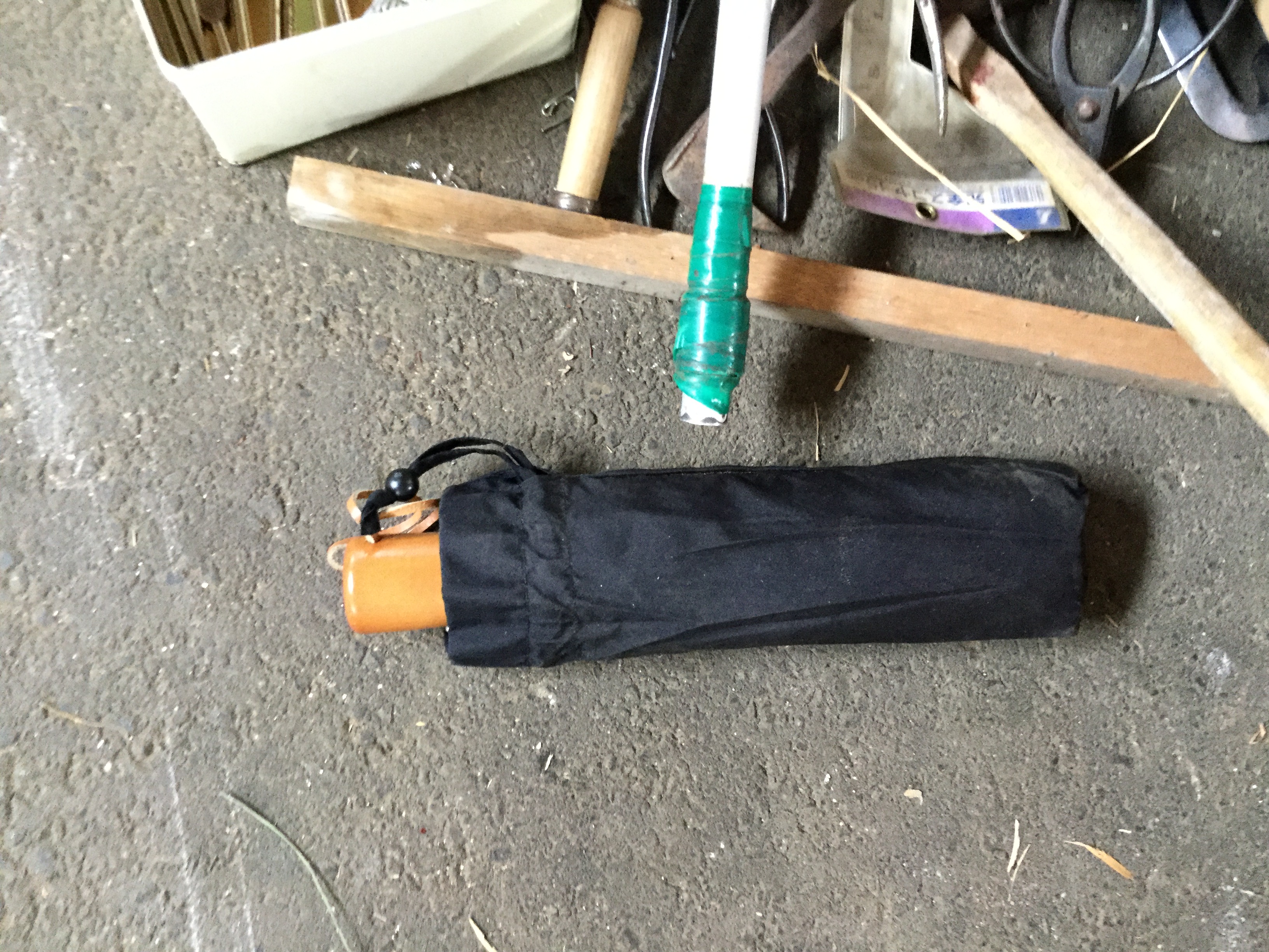 姫路市中浜町付近で回収した折畳み傘です。