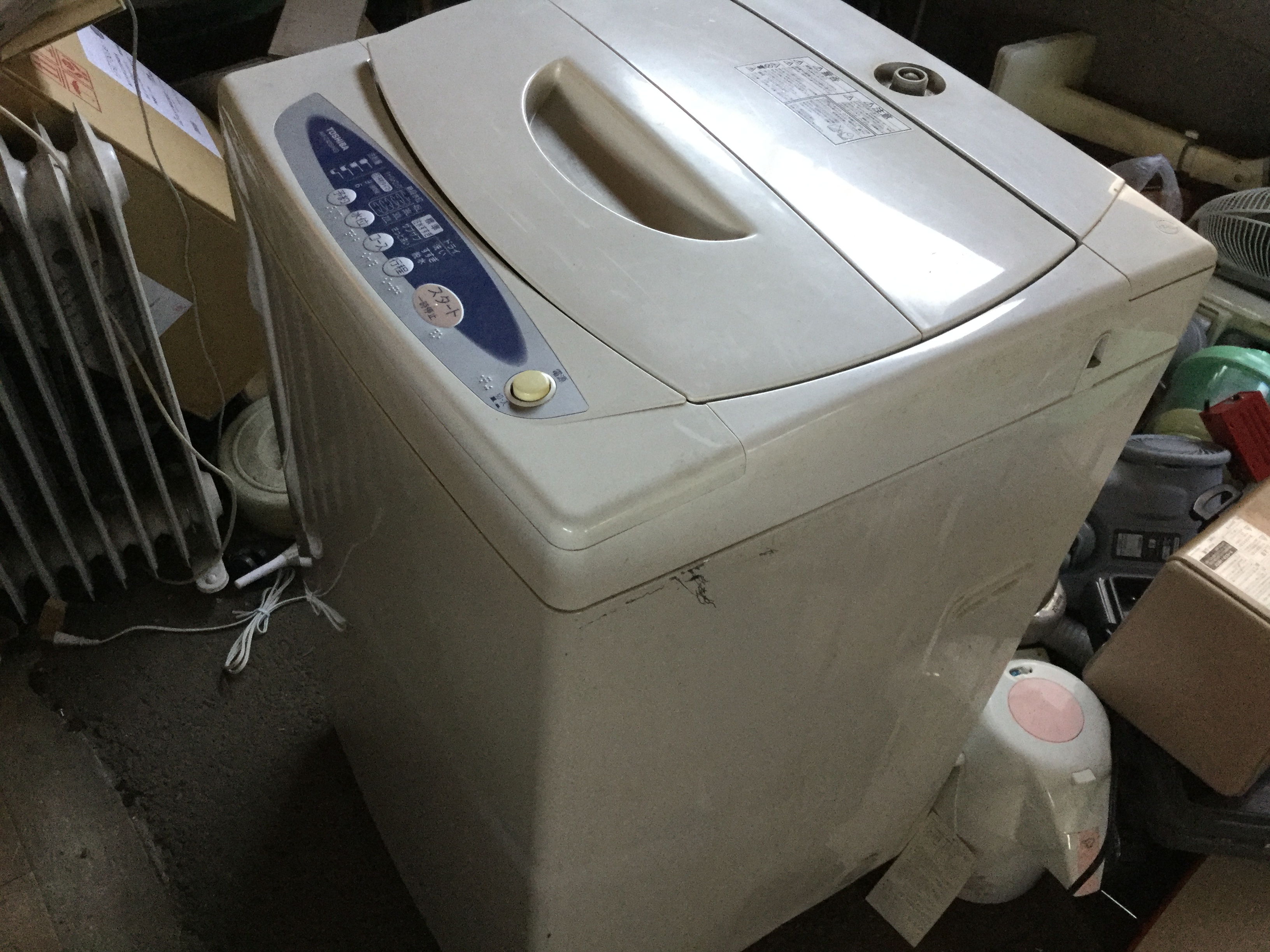 赤穂市山手町付近で回収した洗濯機です。
