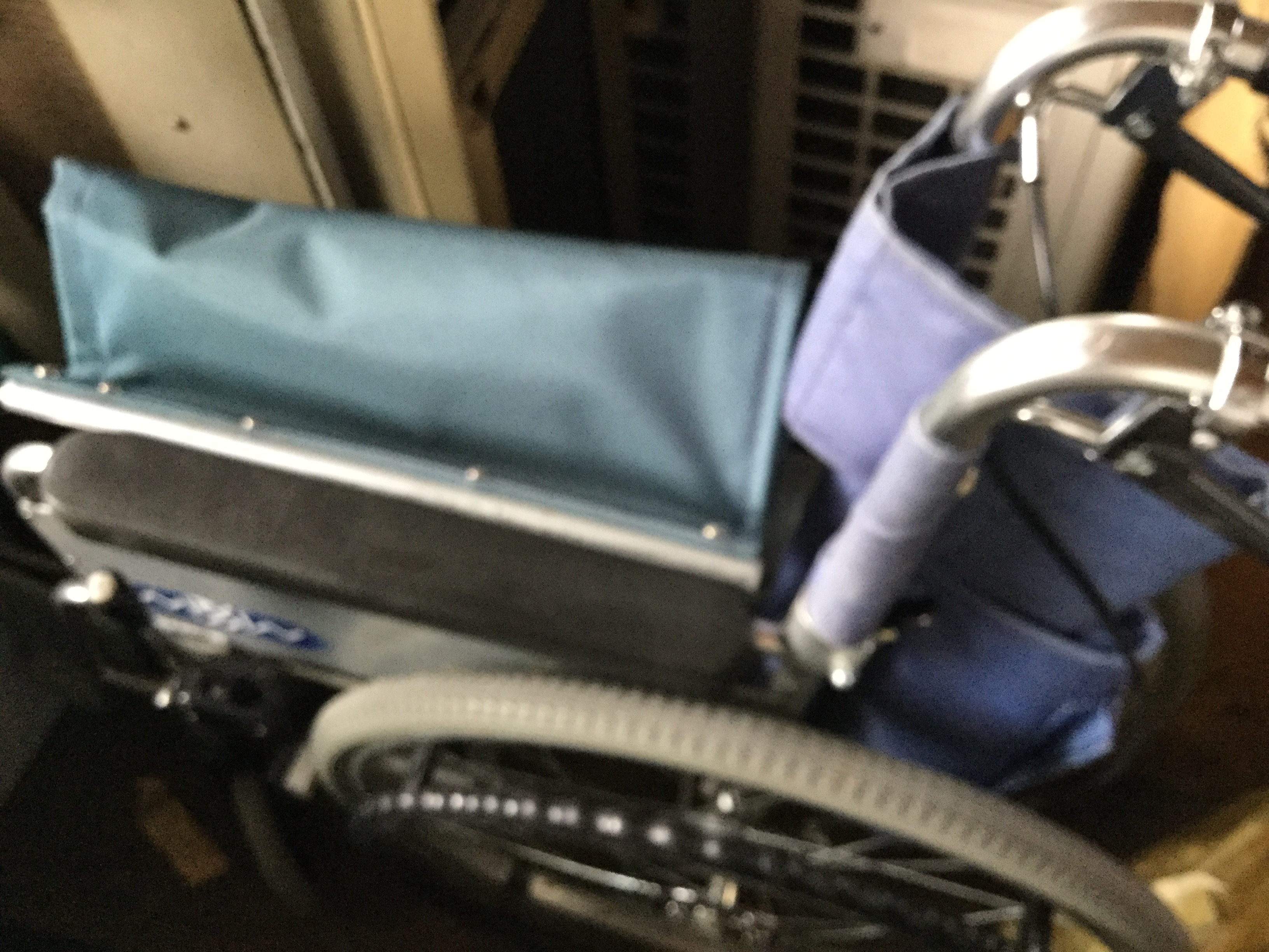 赤穂市平成町付近で回収した車椅子です。