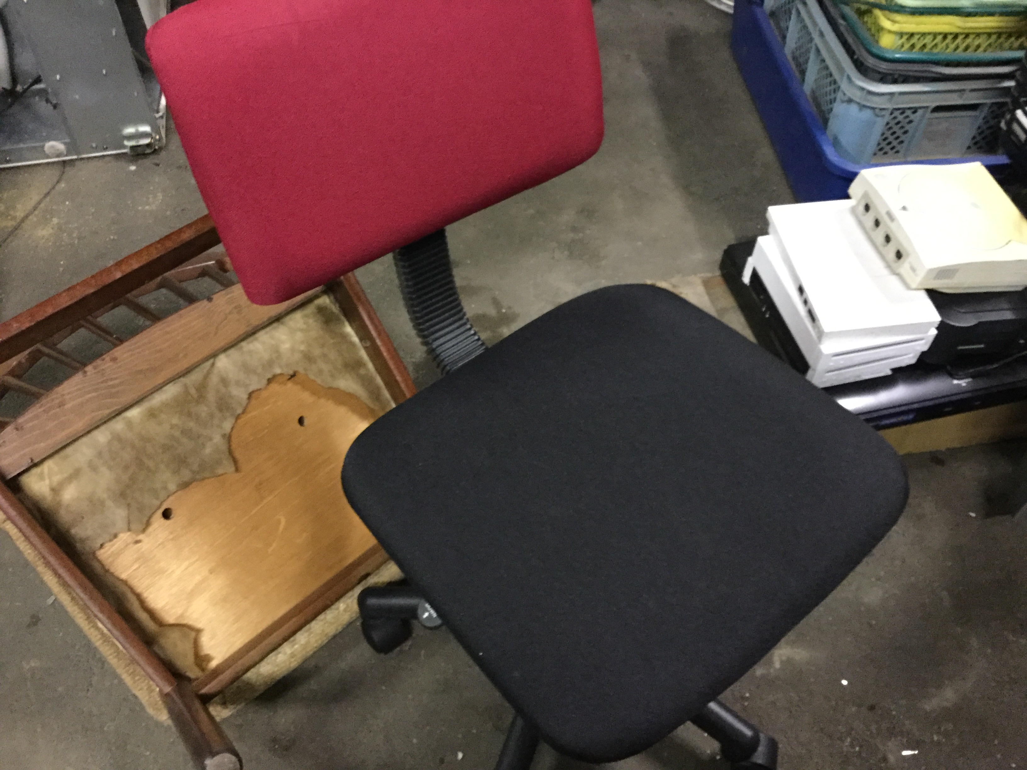 相生市で回収した椅子です。