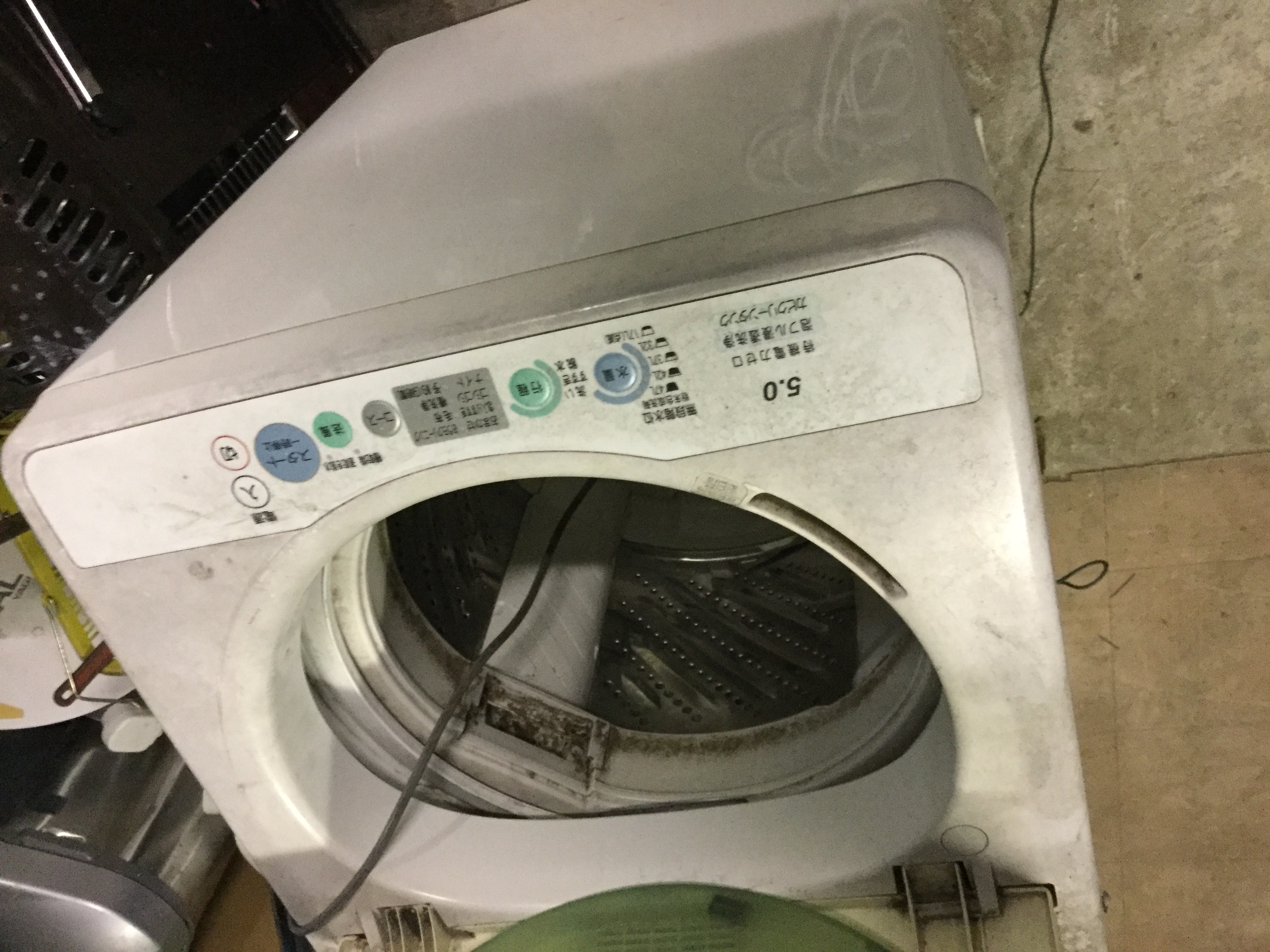 赤穂市長池町付近で回収した洗濯機です。