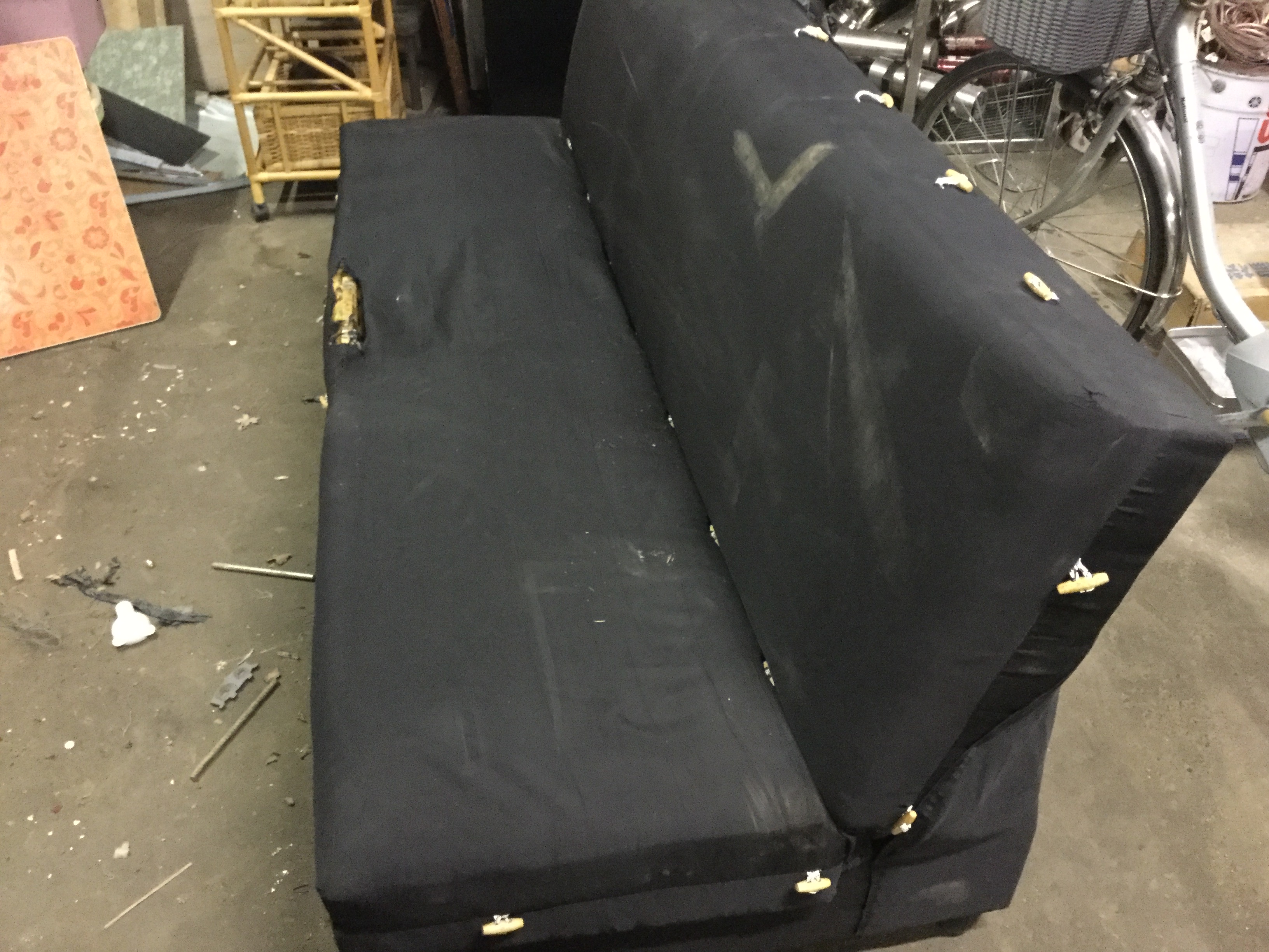 黒のソファーです。