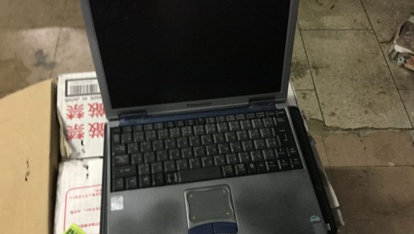 ノートパソコンです。