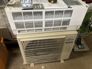 たつの市揖保川町大門でエアコン取り外しからエアコン処分までしました。