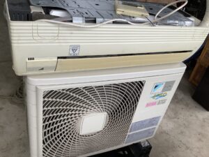 太子町原でエアコン取り外しからエアコン無料回収しました。