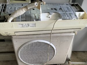 太子町福地でエアコン取り外しからエアコン処分までしました。