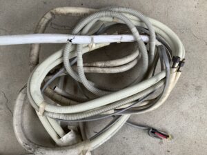 相生市若狭野町福井でエアコン取り外しからエアコン引き取りまでさせていただきました。