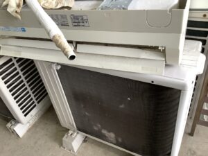 たつの市揖保川町浦部でエアコン取り外しからエアコン回収までしました。