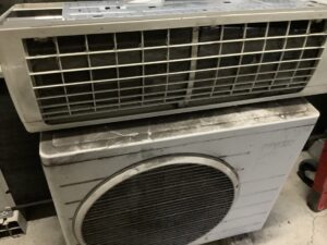 相生市川原町でエアコン回収からエアコン処分までしました。