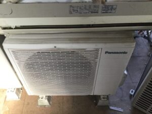 赤穂郡上郡町高山でエアコン取り外しからエアコン引き取りまでさせていただきました。