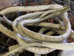 赤穂郡上郡町正福寺でエアコン取り外しからエアコン処分までしました。