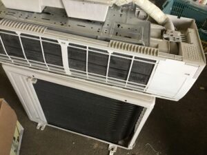 赤穂郡上郡町釜谷でエアコン引き取りからエアコン処分までさせていただきました。