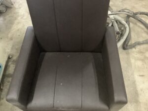 赤穂市板屋町でソファーの引き取りから処分までさせて頂きました。