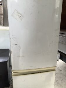 赤穂郡上郡町宇治山で冷蔵庫の回収から処分までさせて頂きました。