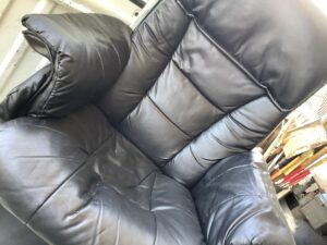 相生市矢野町上でソファーの引き取りから処分までさせて頂きました。