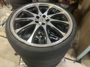 揖保郡太子町竹広でタイヤの引き取りから処分までさせて頂きました。