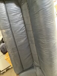 相生市大石町でソファーの引き取りから処分までさせて頂きました。