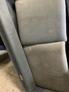 赤穂市大町でソファーの引き取りから処分までさせて頂きました。