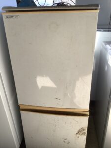 赤穂市木津で冷蔵庫の回収から処分までさせて頂きました。