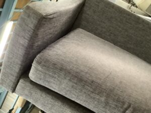 姫路市若菜町でソファーの回収から処分までさせて頂きました。