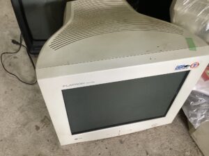 揖保郡太子町竹広でテレビの引き取りから処分までさせて頂きました。