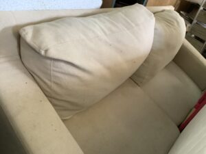 佐用郡佐用町桑野でソファーの回収から処分までさせて頂きました。