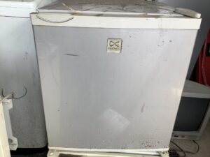 揖保郡太子町老原で冷蔵庫の引き取りから処分までさせて頂きました。
