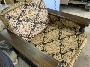 佐用郡佐用町小山でソファーの引き取りから処分までさせて頂きました。