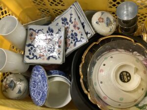 揖保郡太子町山田で食器の引き取りから処分までさせて頂きました。
