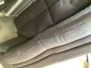 揖保郡太子町でソファーの引き取りから処分までさせて頂きました。