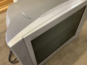 たつの市神宮町鍛冶屋でテレビの回収から処分までさせて頂きました。