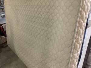 姫路市夢前町玉田でベッド・マットレスの引き取りから処分までさせて頂きました。