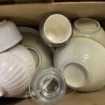 姫路市で食器の引き取りから処分までさせて頂きました。