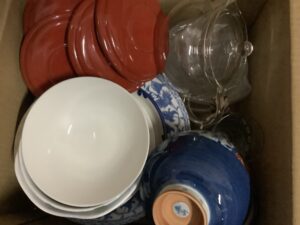 たつの市揖西町尾崎で食器の回収から処分までさせて頂きました。