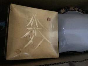 相生市で食器の引き取りから処分までさせて頂きました。