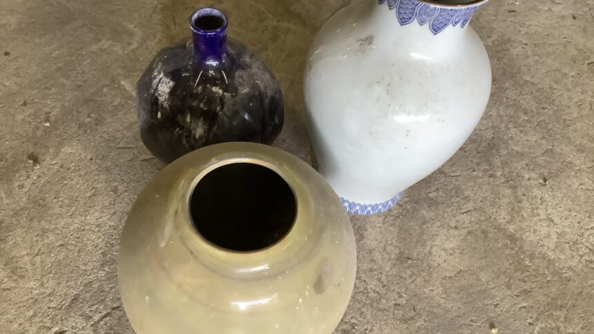 兵庫県相生市で引き取り回収から処分までした不用品の花瓶