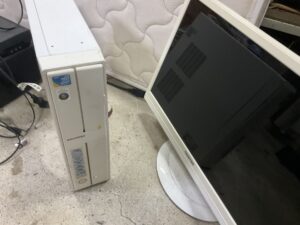 揖保郡太子町で引き取り回収から処分までしたパソコン本体とモニター