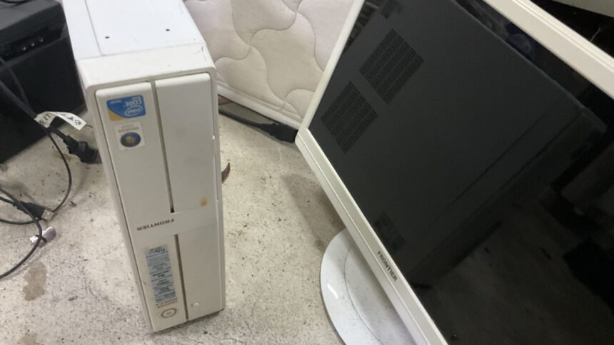 揖保郡太子町で引き取り回収から処分までしたパソコン本体とモニター