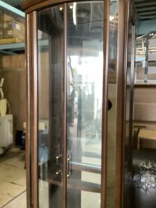 相生市那波野で飾り棚の引き取りから処分までさせて頂きました。