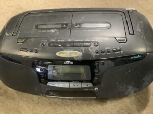 赤穂市目坂でラジカセの引き取りから処分までさせて頂きました。