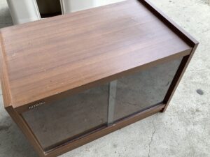 佐用郡佐用町大酒でテレビ台の回収から処分までさせて頂きました。