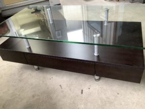 宍粟市一宮町西深でガラステーブルの回収から処分までさせて頂きました。