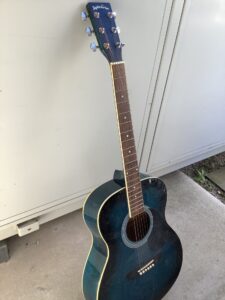 相生市竜泉町でギターの引き取りから処分までさせて頂きました。
