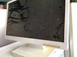 揖保郡太子町で引き取り回収から処分までしたパソコンモニター