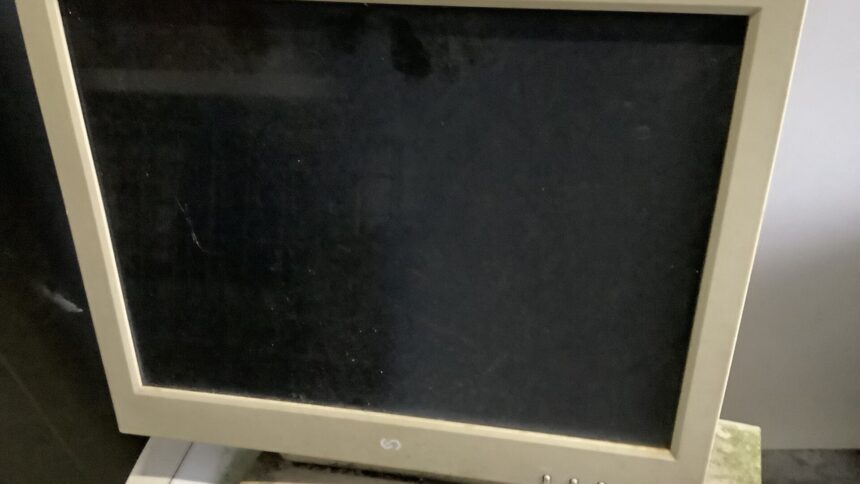 兵庫県姫路市で引き取り回収から処分までしたパソコンモニター